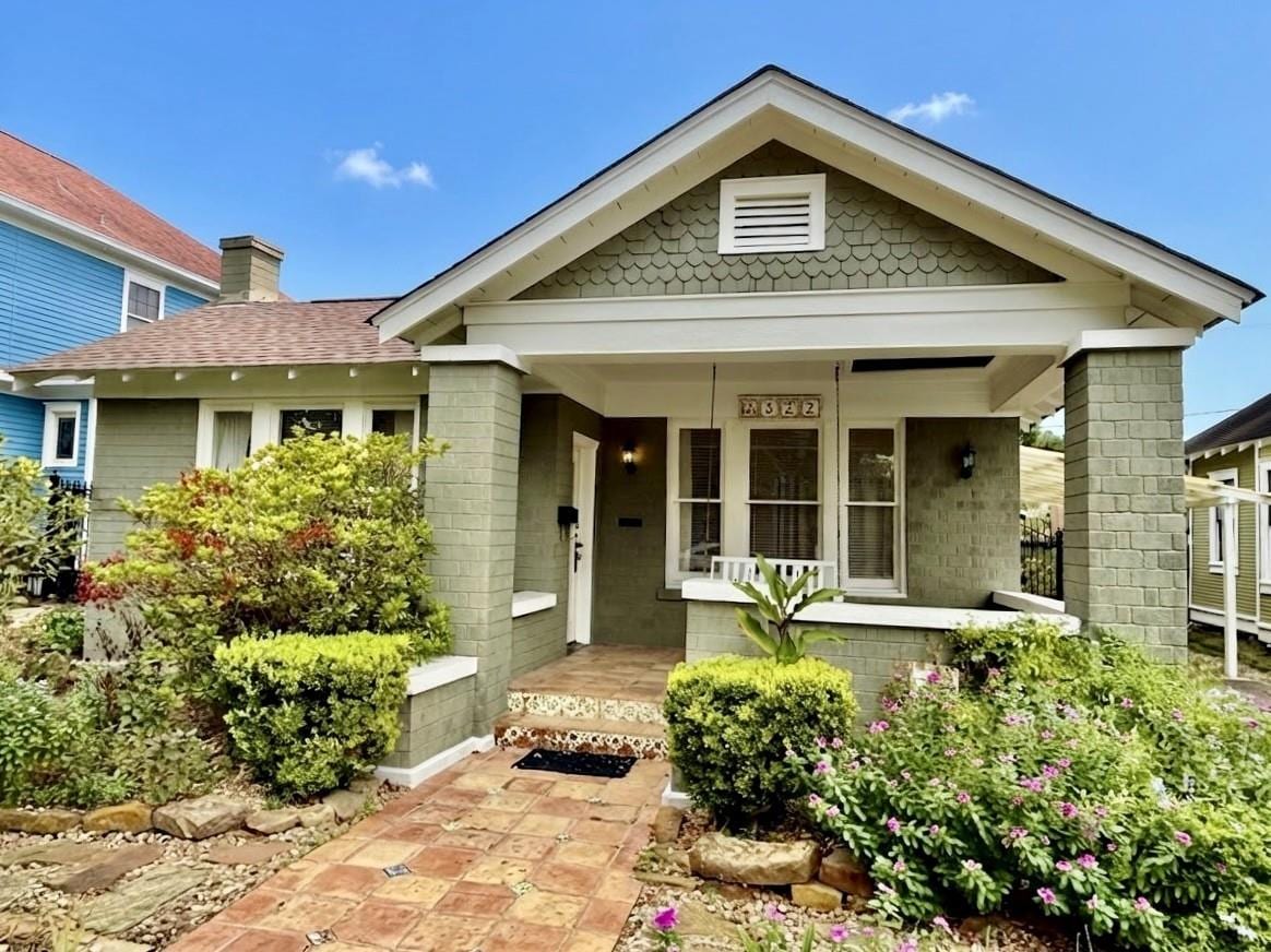1322 Harvard St — Houston Heights — Houston, TX — 2 bed 1 bath, 1,239 sqft — leased by Prestige Worldwide Realty